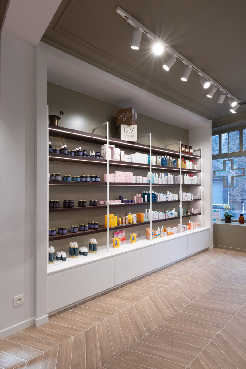 Apotheek Genthof Brugge c Bossuyt Shop Interiors 041