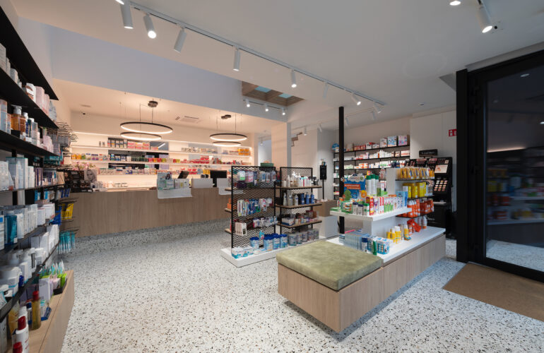 Apotheek Mieke Frank Boekhoute c Bossuyt Shop Interiors 034